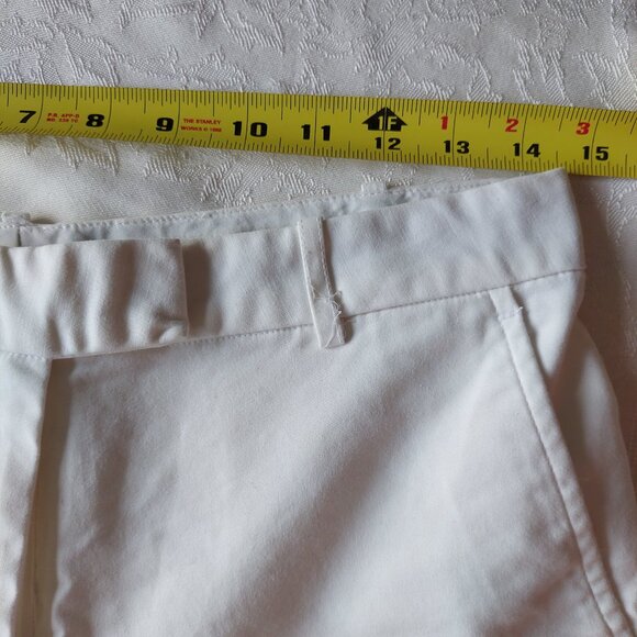 Pure By Alfred Sung White Bermuda 11" Cotton Stretchy Shorts (Size M) - Picture 7 of 9